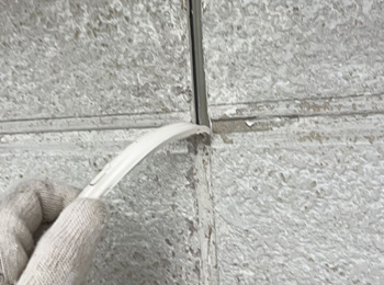 シーリング撤去