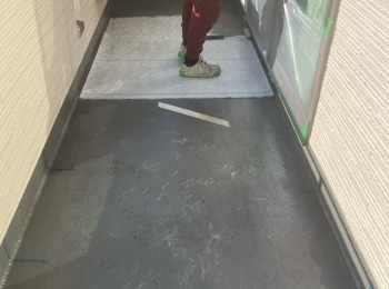 ベランダ防水　施工中