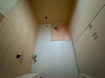 1階トイレ改修工事　施工中