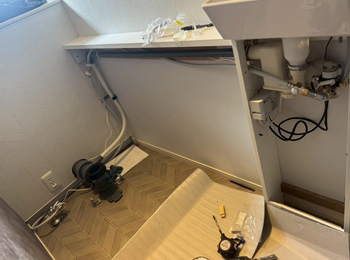 2階トイレ改修工事　施工中