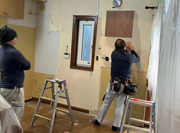 キッチン交換工事　施工中